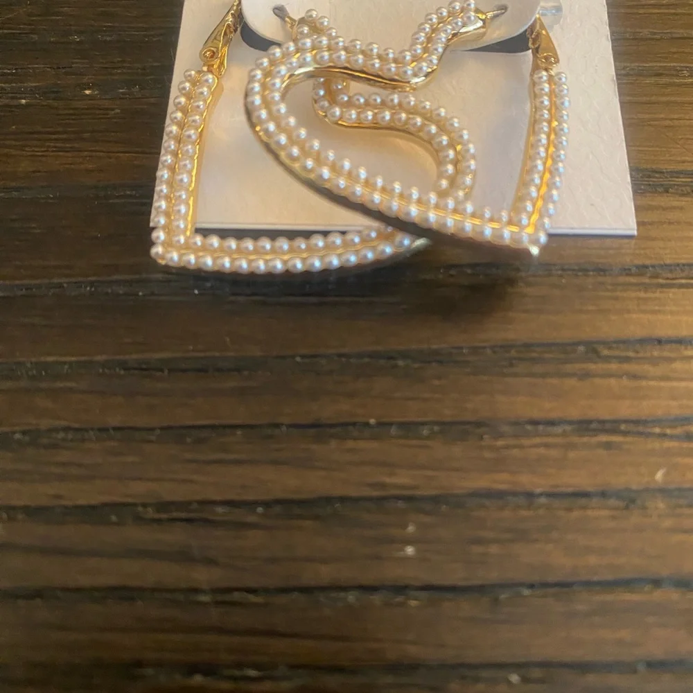 NEW Jessica Simpson gold pearl heart earrings